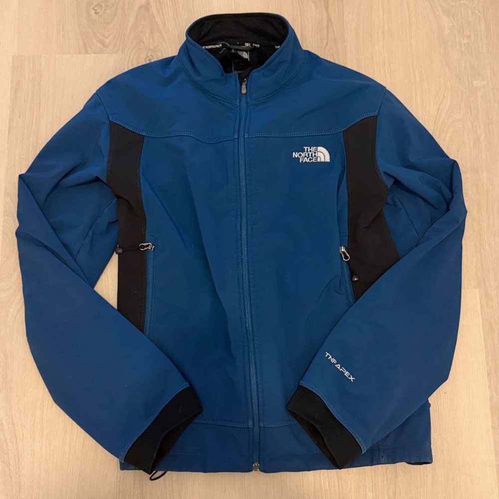 The North Face Black and Navy Apex Soft Shell Fleece Lined Outerwear Jacket